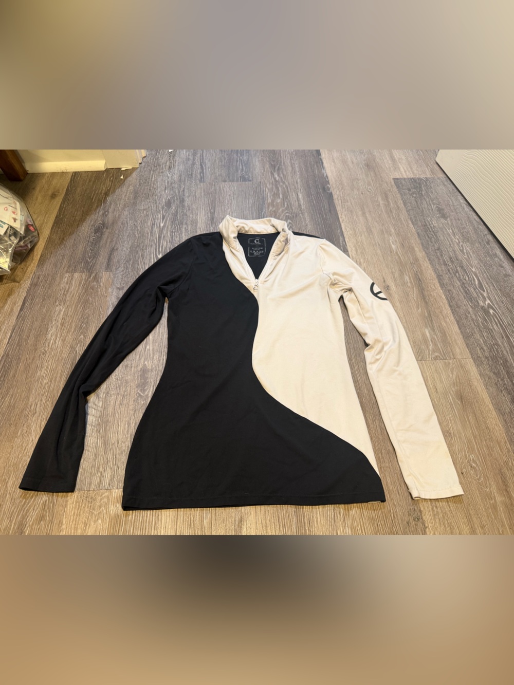 Women’s Long-Sleeve Colorblock Hoodie Top in Black & Cream